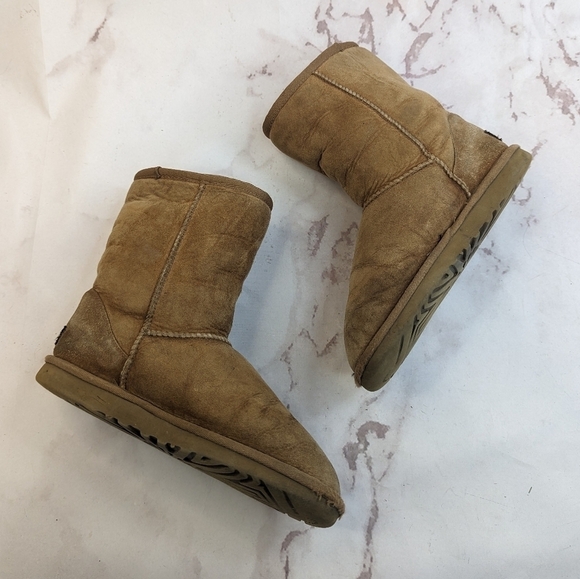 Ugg Boots Women US 6 EU 37 Short Ankle Bootie Chestnut Tan Brown Shearling 5825 - Picture 9 of 9